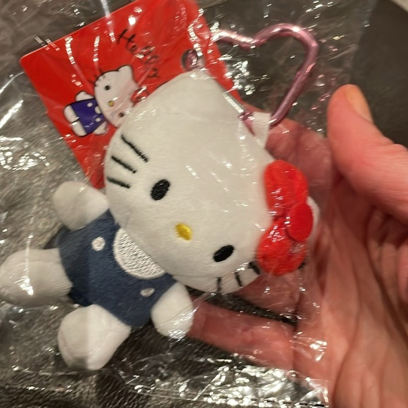 Hello Kitty Plush Keychain with Red Bow - Picture 6 of 7
